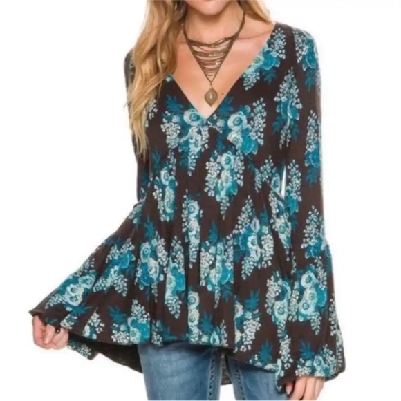 NWT Free People Speak Easy Printed Bell Sleeve Top - Picture 3 of 9